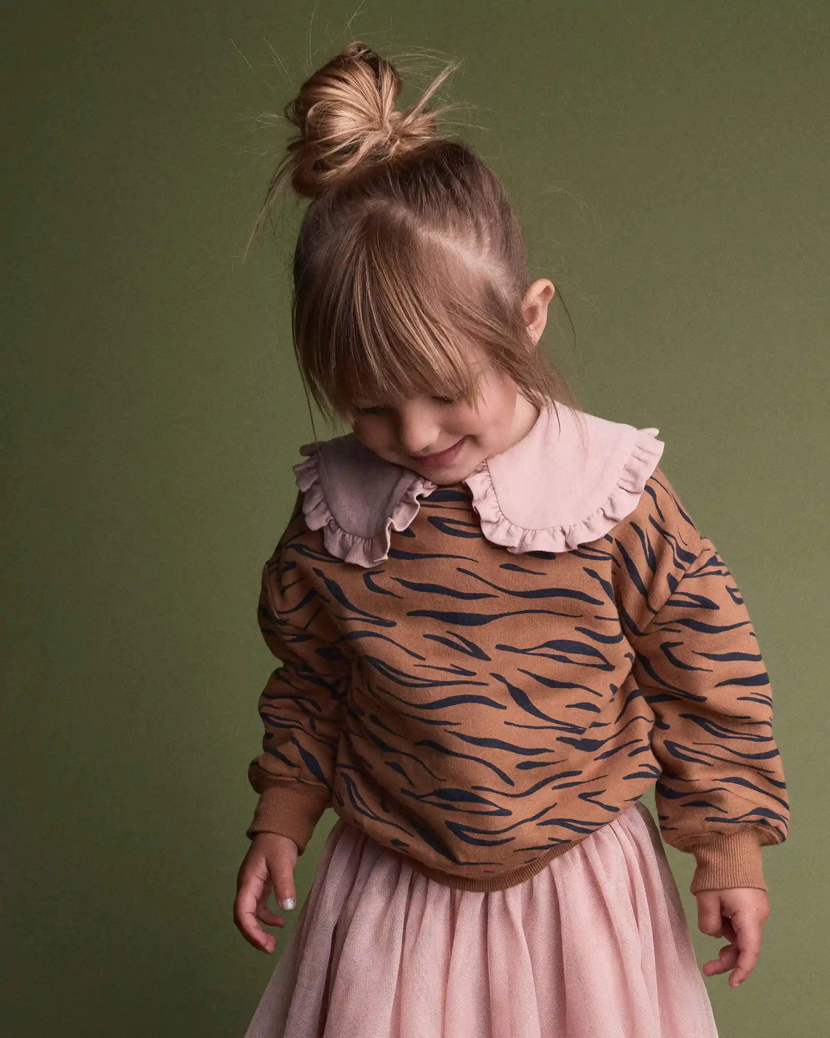Toddler Balloon-Sleeve Pullover Sweatshirt in Tiger Print - Brown